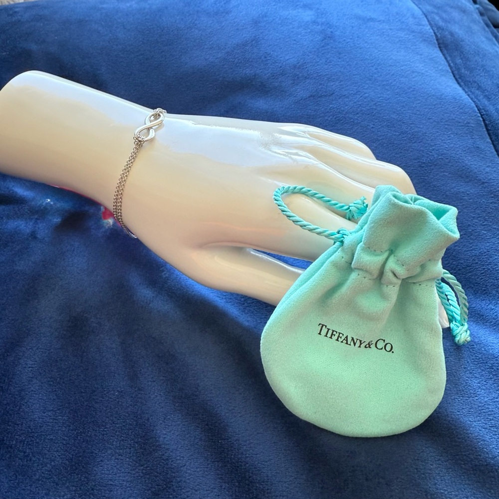 Tiffany & Co. Silver Chain Bracelet with Blue Pouch